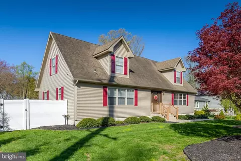 Exterior - 91 Harmony Rd, Mickleton, NJ 08056 photo 2 of 5