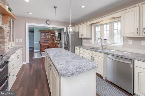 Kitchen - 91 Harmony Rd, Mickleton, NJ 08056 photo 2 of 2