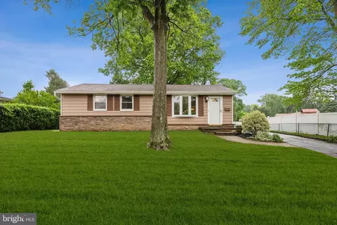 32 Jones Ave, Deptford, NJ 08096