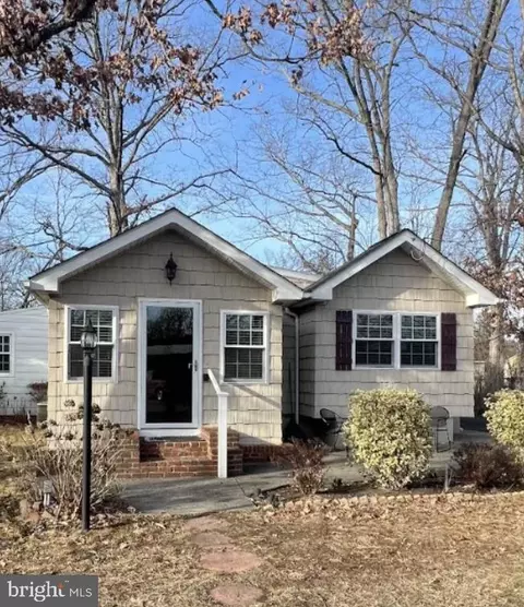 809 Crystal Dr, Williamstown, NJ 08094