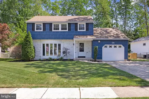 35 White Birch Rd, Turnersville, NJ 08012