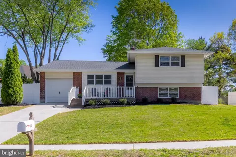 641 Santa Fe Dr, Mantua, NJ 08051