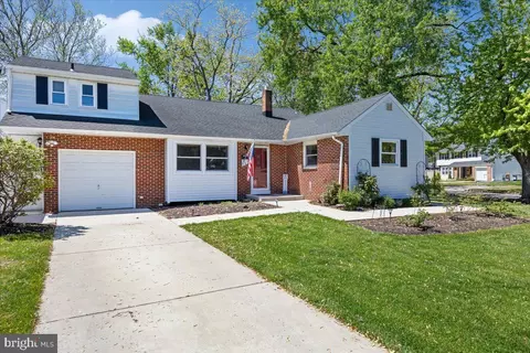 9 Biscayne Blvd, West Deptford, NJ 08096