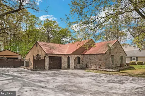 208 Mimosa Ct, Williamstown, NJ 08094