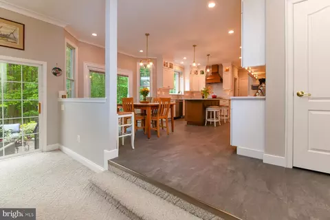 Entry Way - 31 Millwood Ct, Mickleton, NJ 08056 photo 5 of 8