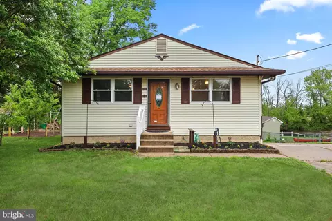39 Riverview Ave, West Deptford, NJ 08086