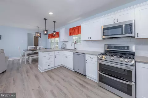 Kitchen - 403 Village Ct, Mickleton, NJ 08056 photo 1 of 2