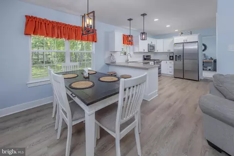 Entry Way - 403 Village Ct, Mickleton, NJ 08056 photo 2 of 3