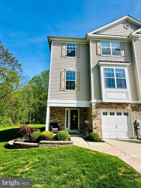 189 Acorn Dr, Mount Royal, NJ 08061