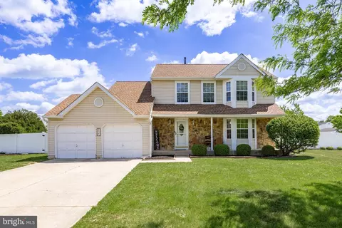307 Sugar Hill Dr, Clayton, NJ 08312