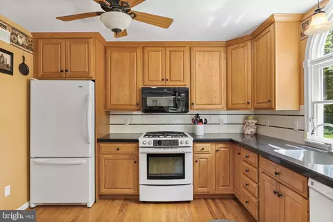 157 W Wolfert Station Rd, Mickleton, NJ 08056 photo 13