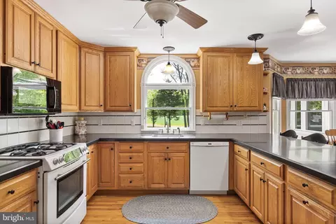 157 W Wolfert Station Rd, Mickleton, NJ 08056 photo 12