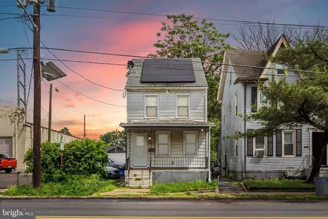 652 N Broad St, Woodbury, NJ 08096