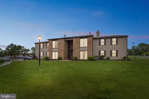 22 Uxbridge Pl, Sewell, NJ 08080
