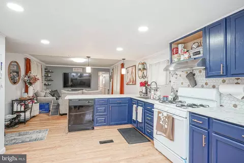 318 Kentucky Ave, Williamstown, NJ 08094