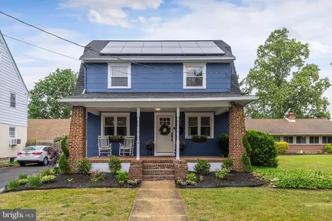 147 S Woodbury Rd, Pitman, NJ 08071