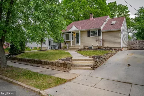 153 Cedar Ave, Westville, NJ 08093