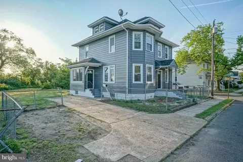 815 N Chestnut St, Paulsboro, NJ 08066
