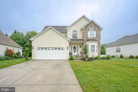 8 Merganser Ct, Glassboro, NJ 08028