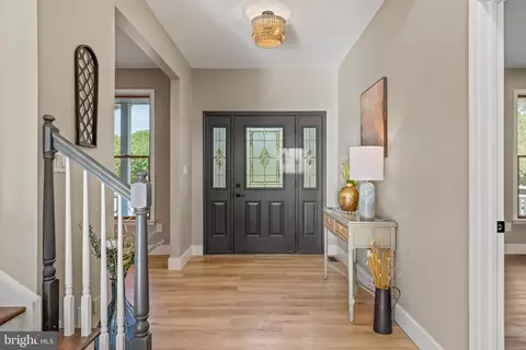 Entry Way - 123 W Tomlin Station Rd, Mickleton, NJ 08056 photo 4 of 13