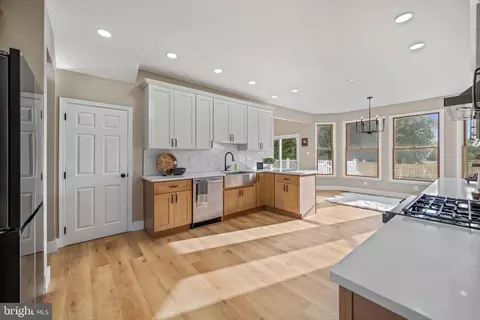 Kitchen - 123 W Tomlin Station Rd, Mickleton, NJ 08056 photo 3 of 3