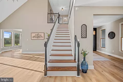 Entry Way - 123 W Tomlin Station Rd, Mickleton, NJ 08056 photo 3 of 13