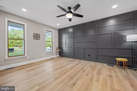 Entry Way - 123 W Tomlin Station Rd, Mickleton, NJ 08056 photo 9 of 13