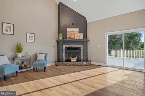 Living - 123 W Tomlin Station Rd, Mickleton, NJ 08056 photo 2 of 2