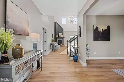 Entry Way - 123 W Tomlin Station Rd, Mickleton, NJ 08056 photo 5 of 13