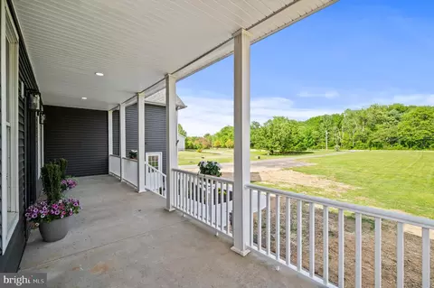 Exterior - 123 W Tomlin Station Rd, Mickleton, NJ 08056 photo 10 of 11