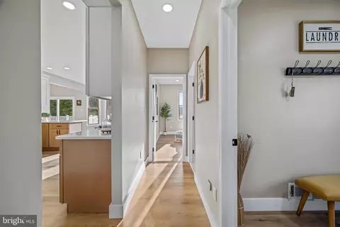 Entry Way - 123 W Tomlin Station Rd, Mickleton, NJ 08056 photo 8 of 13