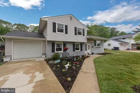 961 Lois Dr, Williamstown, NJ 08094