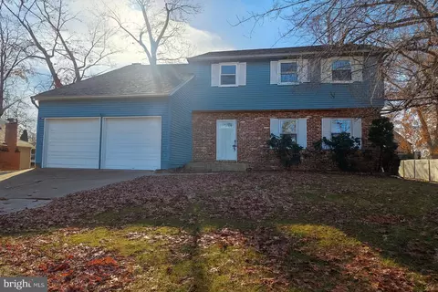 112 Hemlock Dr, Williamstown, NJ 08094