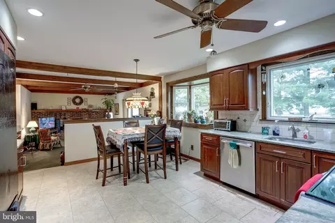 402 Doerrman Dr, Mickleton, NJ 08056 photo 11