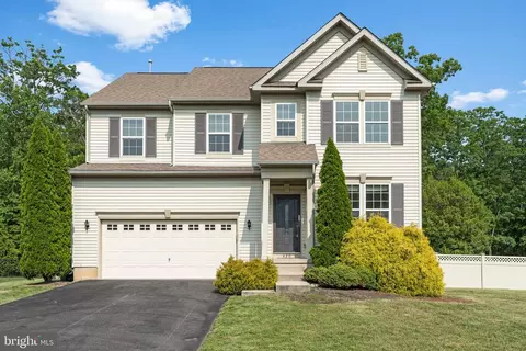 420 Huntingdon Dr, Williamstown, NJ 08094