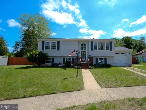 11 Gilbert Ct, Williamstown, NJ 08094