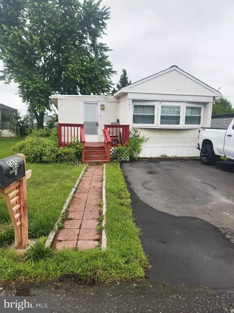 305 Oklahoma Ave, Williamstown, NJ 08094