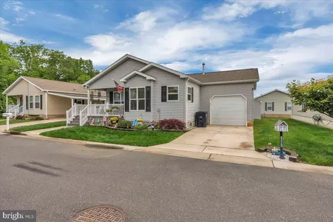 2012 Ocean Ln, Williamstown, NJ 08094
