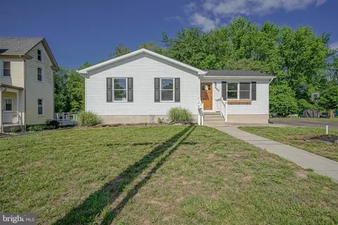 360 N Broad St, Clayton, NJ 08312