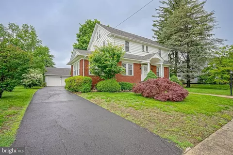 27 N Warren St, Woodbury, NJ 08096