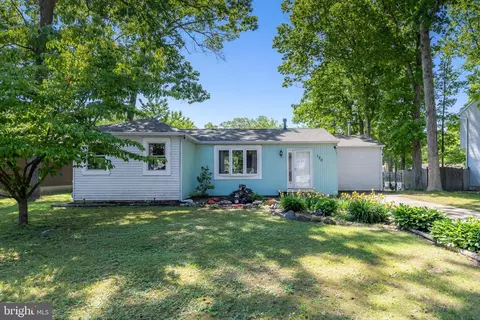 120 Karen Dr, Williamstown, NJ 08094