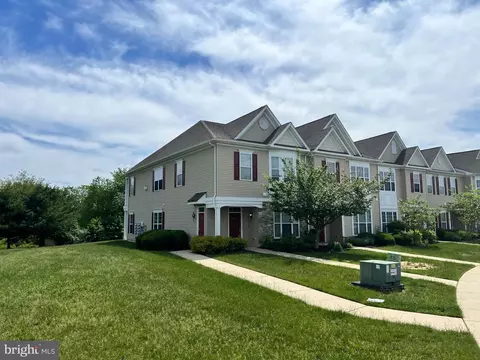 902 Van Gogh Ct, Williamstown, NJ 08094