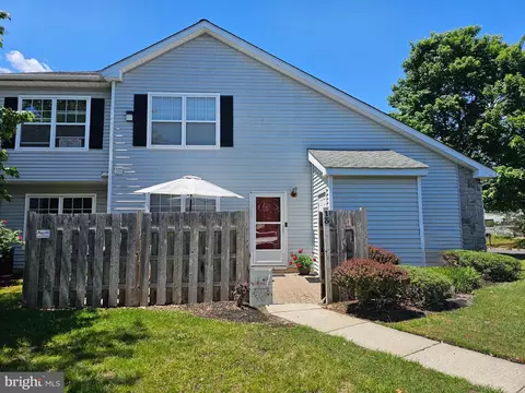 13 Caraway Ct, West Deptford, NJ 08086