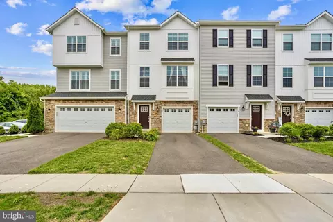 22 Sanctuary Pl, West Deptford, NJ 08086