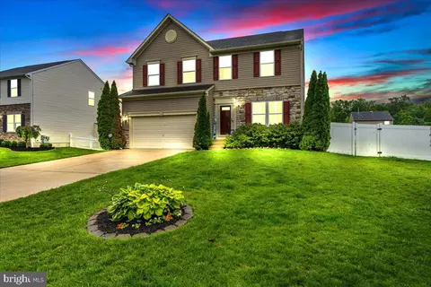 263 Staggerbush Rd, Williamstown, NJ 08094