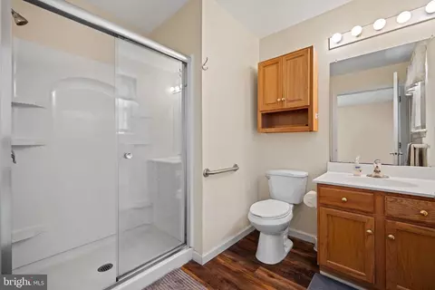 Bath - 231 Gaunt Dr, Mickleton, NJ 08056 photo 1 of 2
