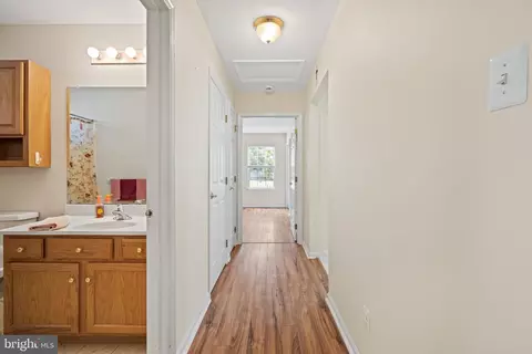 Entry Way - 231 Gaunt Dr, Mickleton, NJ 08056 photo 4 of 4