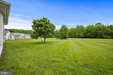 Exterior - 231 Gaunt Dr, Mickleton, NJ 08056 photo 5 of 6