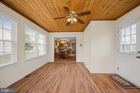 Entry Way - 231 Gaunt Dr, Mickleton, NJ 08056 photo 3 of 4