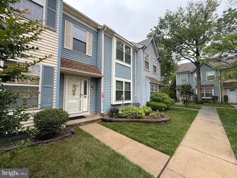 202 Douglas Ct, West Deptford, NJ 08086